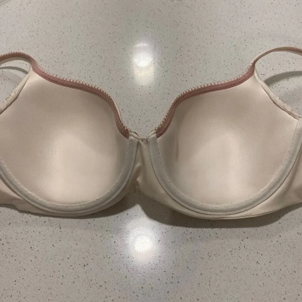 Victoria secret body by Victoria lined denim bra size 38C
